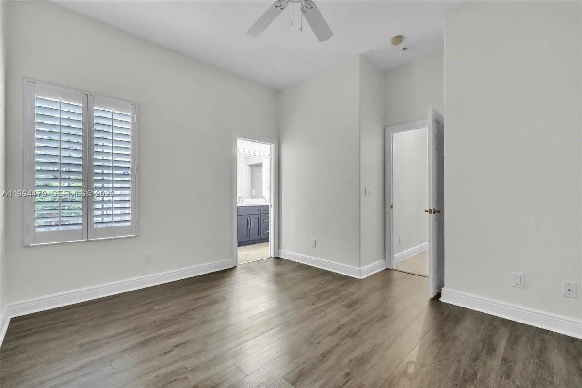 837 Vistana Circle, Naples FL 34119