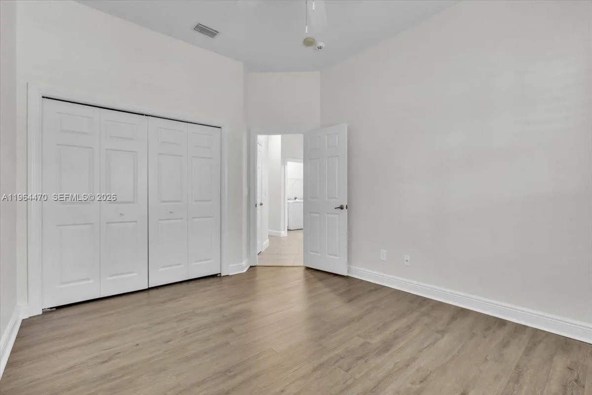 837 Vistana Circle, Naples FL 34119