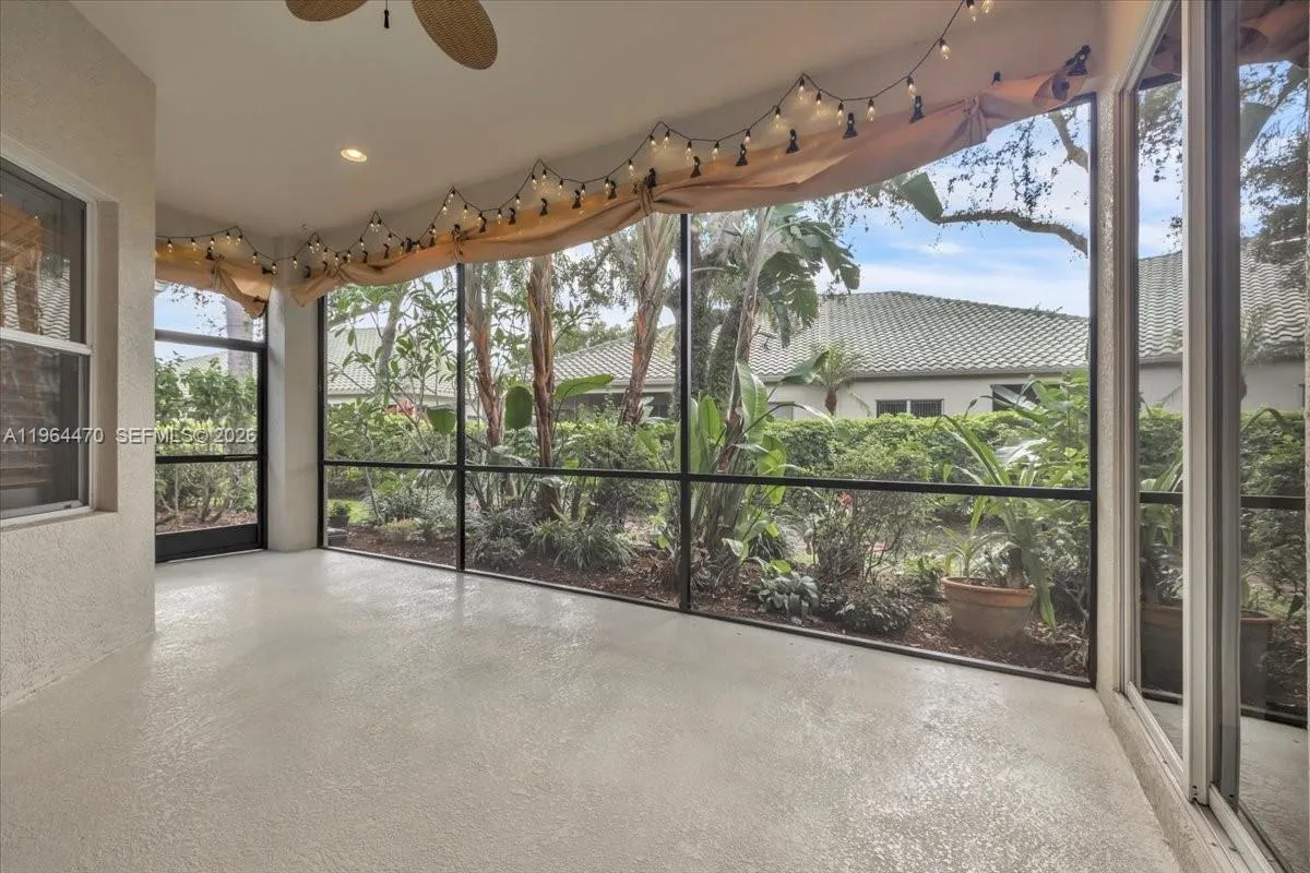 837 Vistana Circle, Naples FL 34119