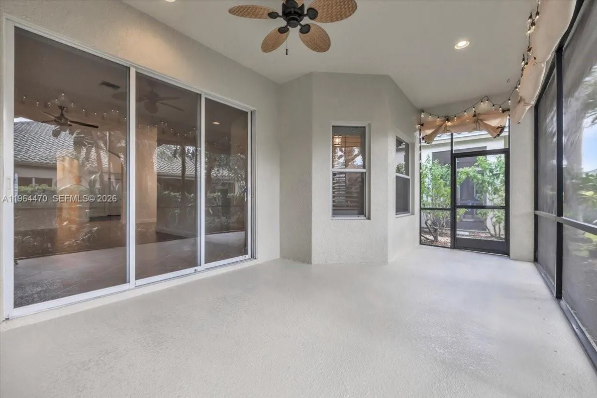 837 Vistana Circle, Naples FL 34119