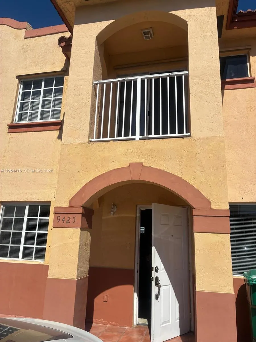 2 bedroom 1 bath for sale at 9425 NW 114th Ln # 3, Hialeah Gardens FL 33018