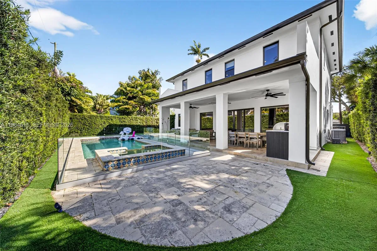 7500 SW 55th Ave, Miami FL 33143