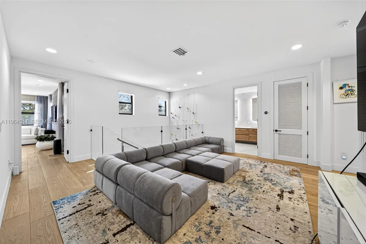 7500 SW 55th Ave, Miami FL 33143