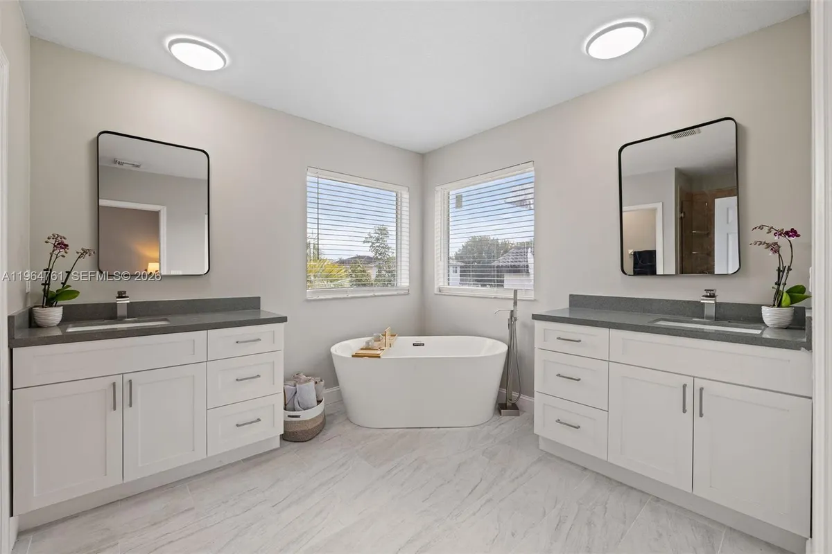 3122 SW 144th Pl, Miami FL 33175