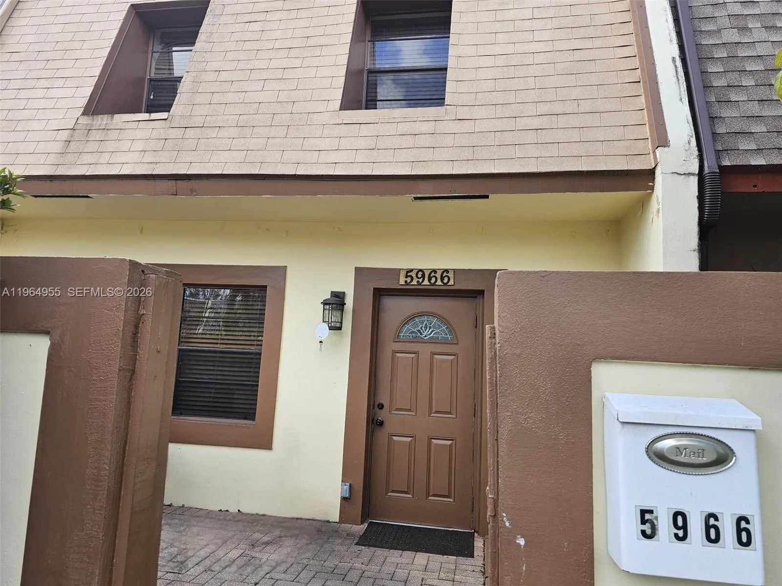 5966 NW 24th Ct, Sunrise FL 33313