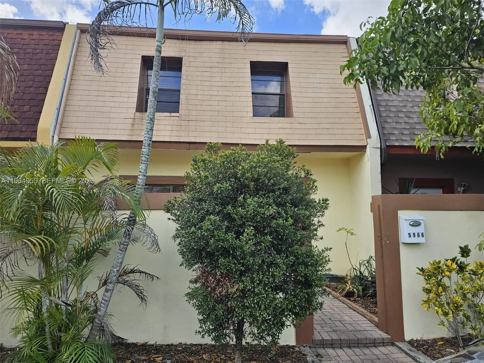 5966 NW 24th Ct, Sunrise FL 33313