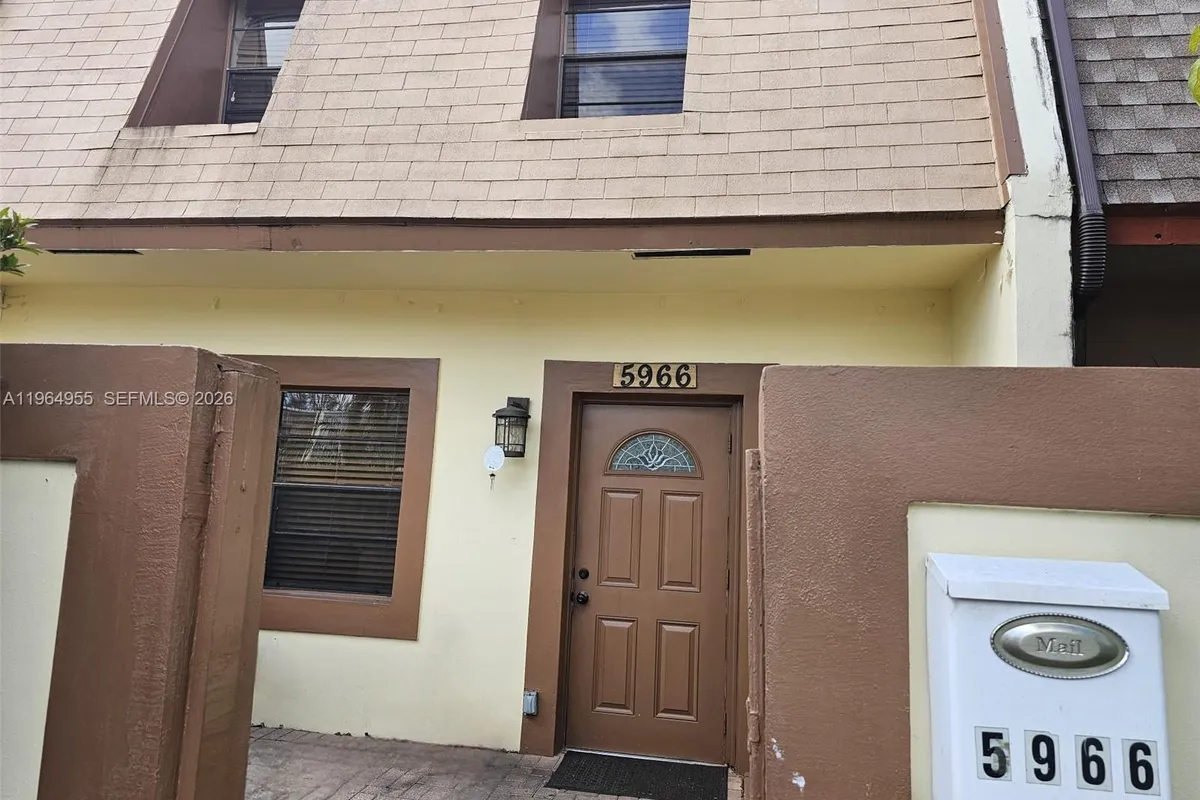 5966 NW 24th Ct, Sunrise FL 33313