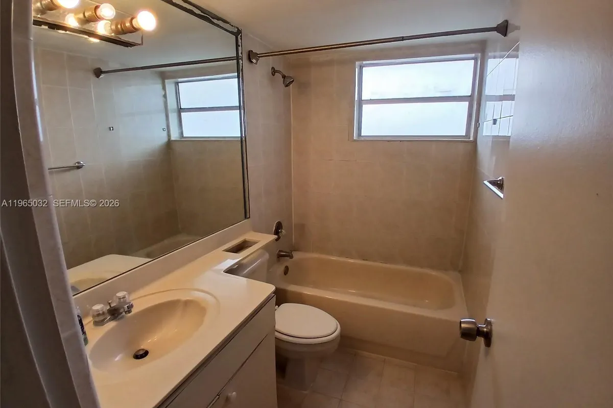 14180 SW 84th St # G, Miami FL 33183