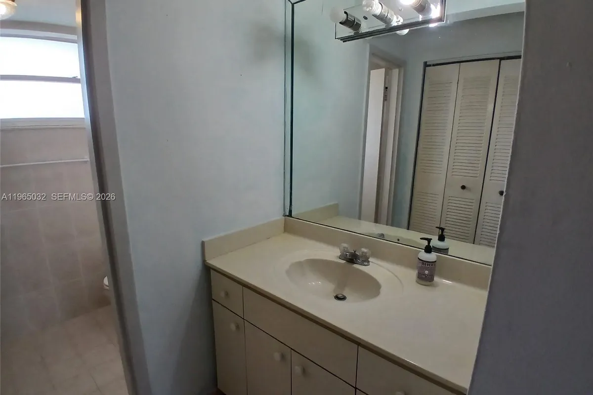 14180 SW 84th St # G, Miami FL 33183