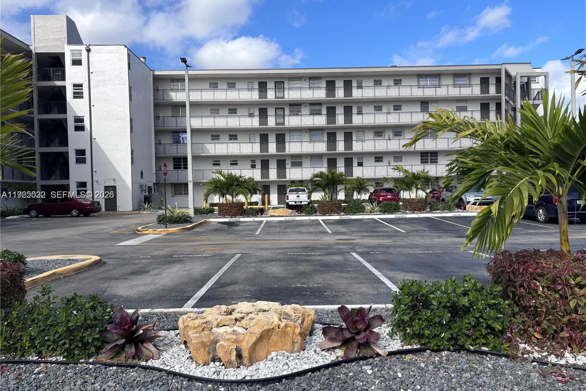 14180 SW 84th St # G, Miami FL 33183