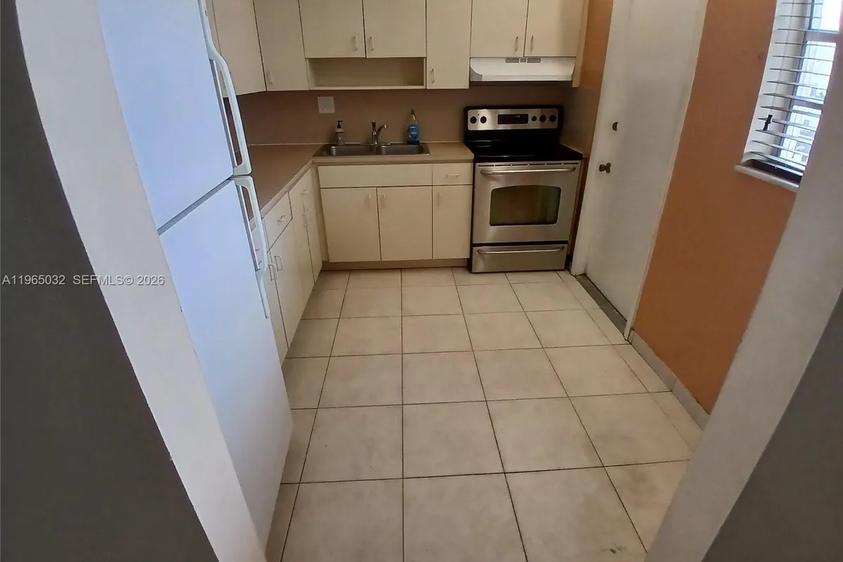 14180 SW 84th St # G, Miami FL 33183