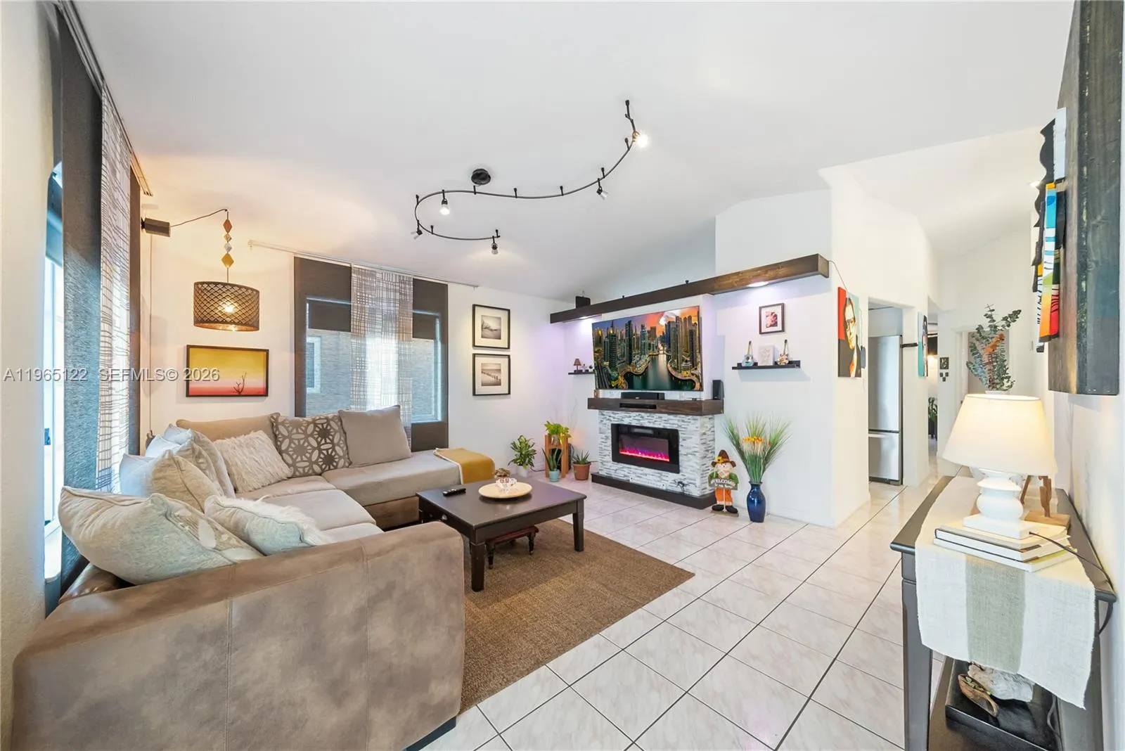 10095 NW 127th St, Hialeah Gardens FL 33018