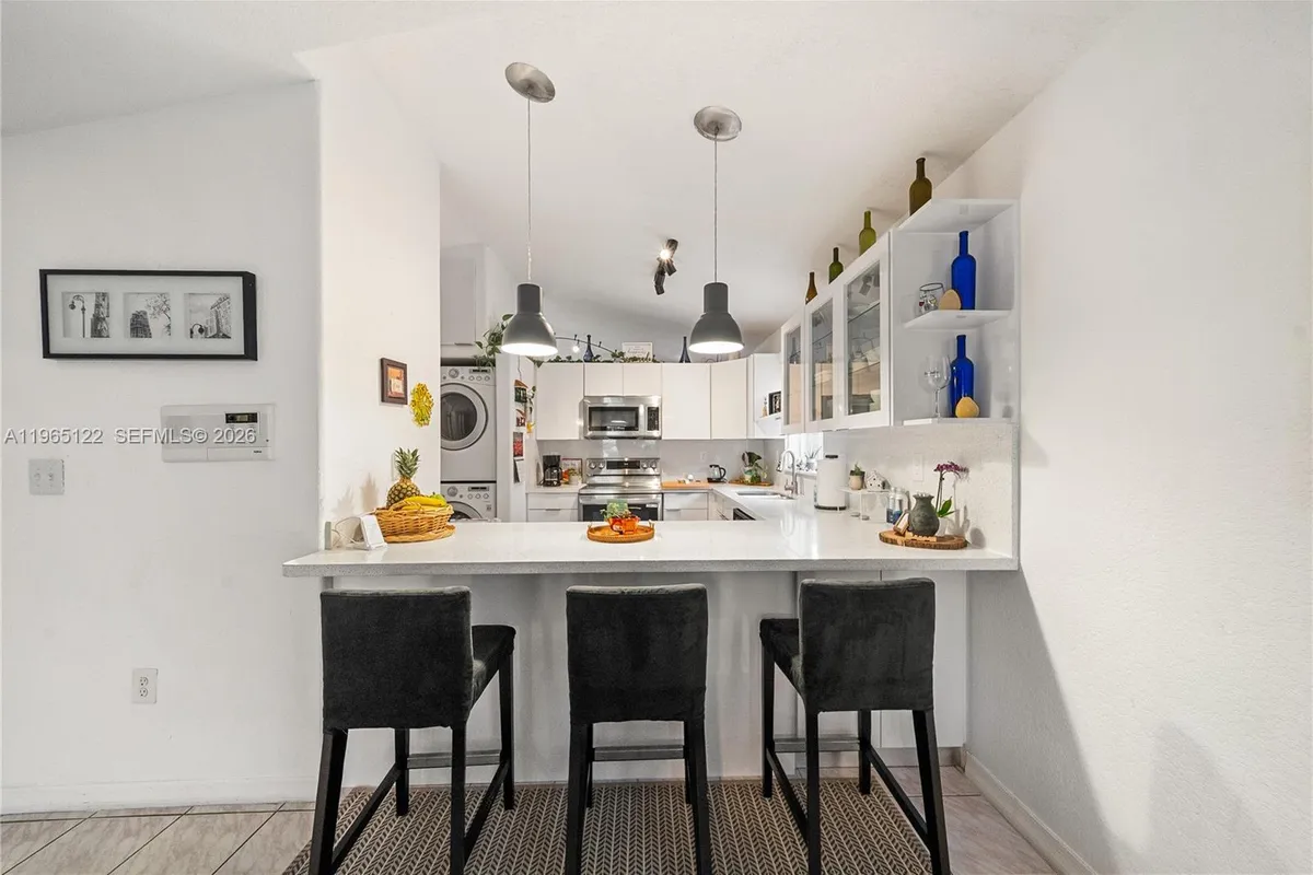 10095 NW 127th St, Hialeah Gardens FL 33018