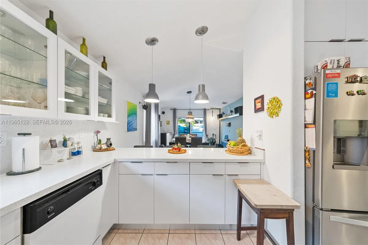 10095 NW 127th St, Hialeah Gardens FL 33018