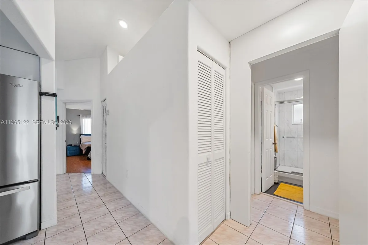 10095 NW 127th St, Hialeah Gardens FL 33018