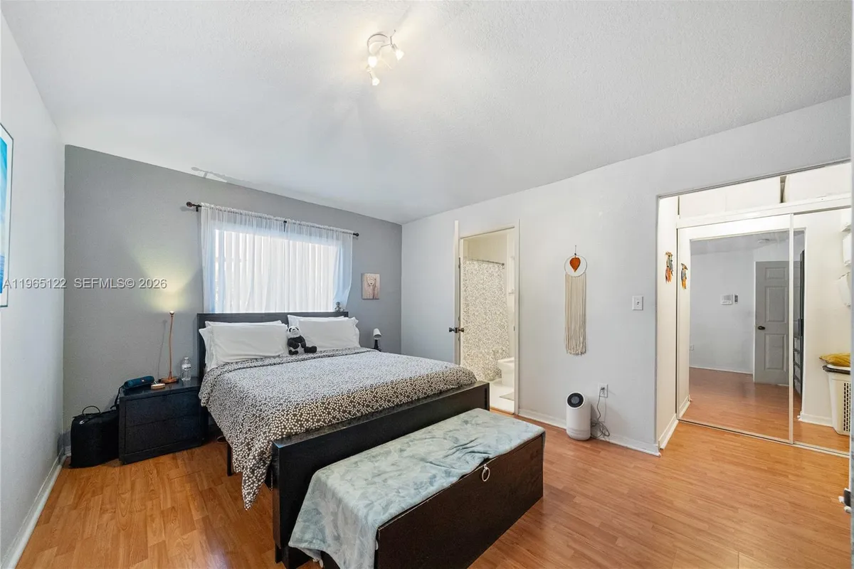 10095 NW 127th St, Hialeah Gardens FL 33018