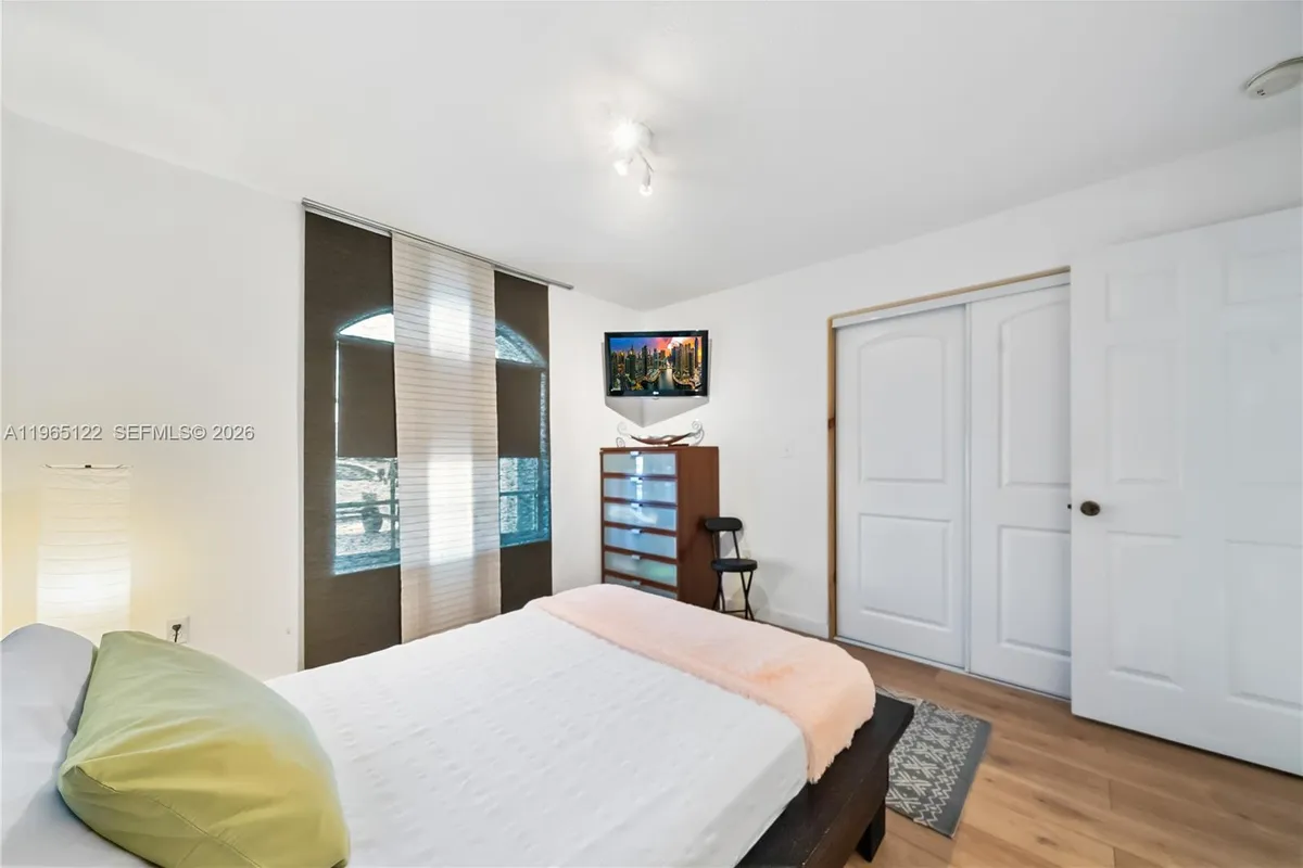 10095 NW 127th St, Hialeah Gardens FL 33018