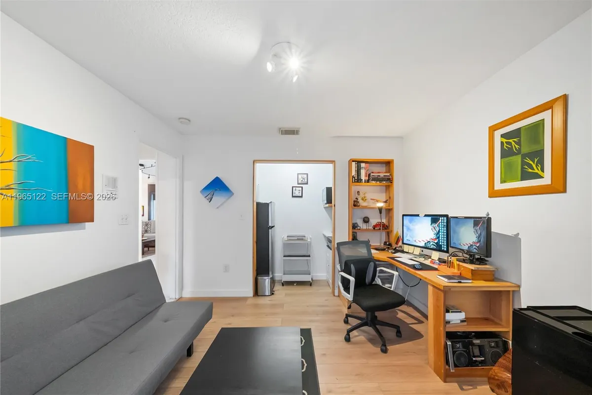 10095 NW 127th St, Hialeah Gardens FL 33018