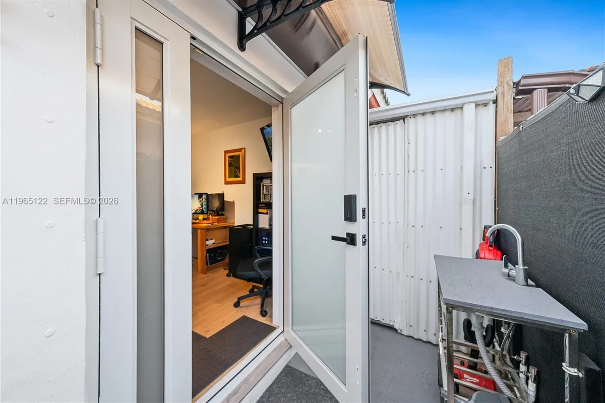 10095 NW 127th St, Hialeah Gardens FL 33018