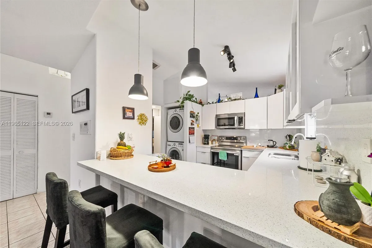 10095 NW 127th St, Hialeah Gardens FL 33018