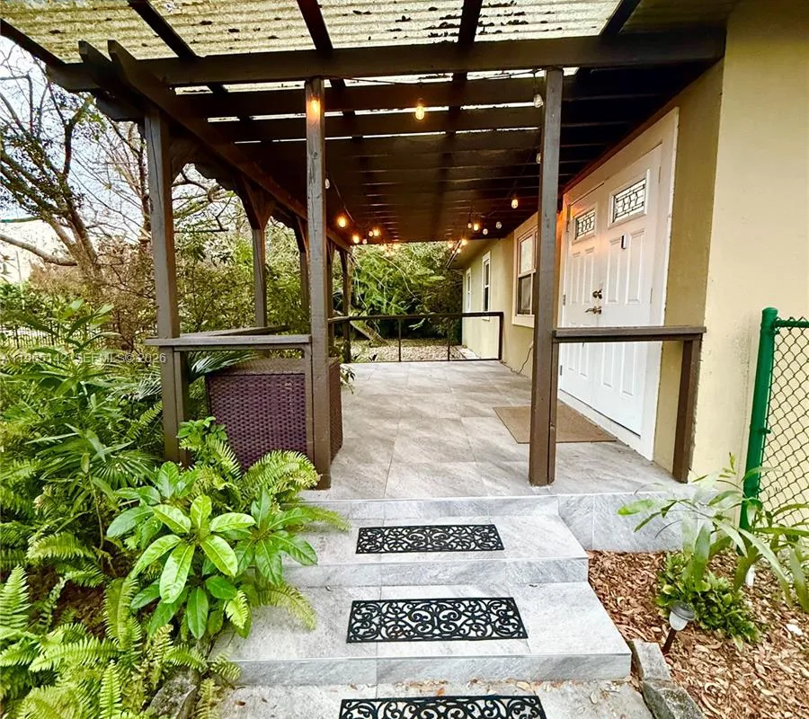 1621 SW 117th Ave, Davie FL 33325