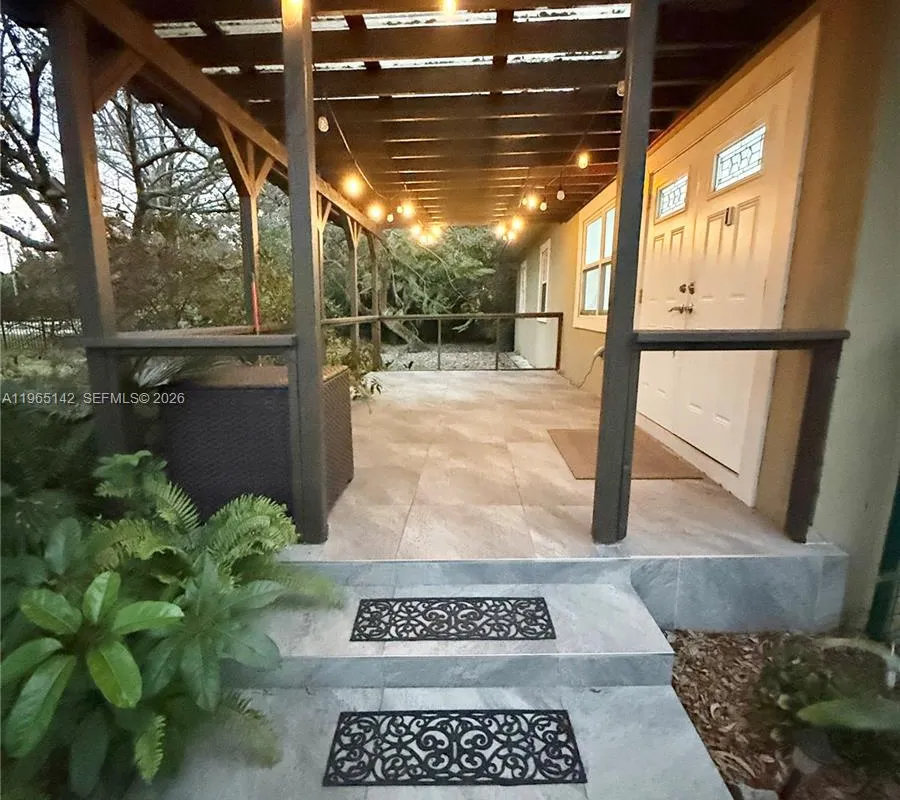 1621 SW 117th Ave, Davie FL 33325