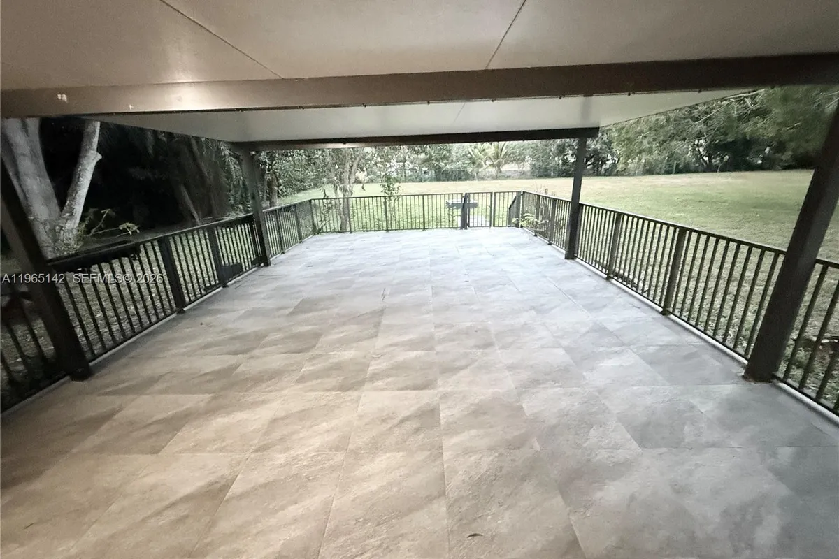 1621 SW 117th Ave, Davie FL 33325