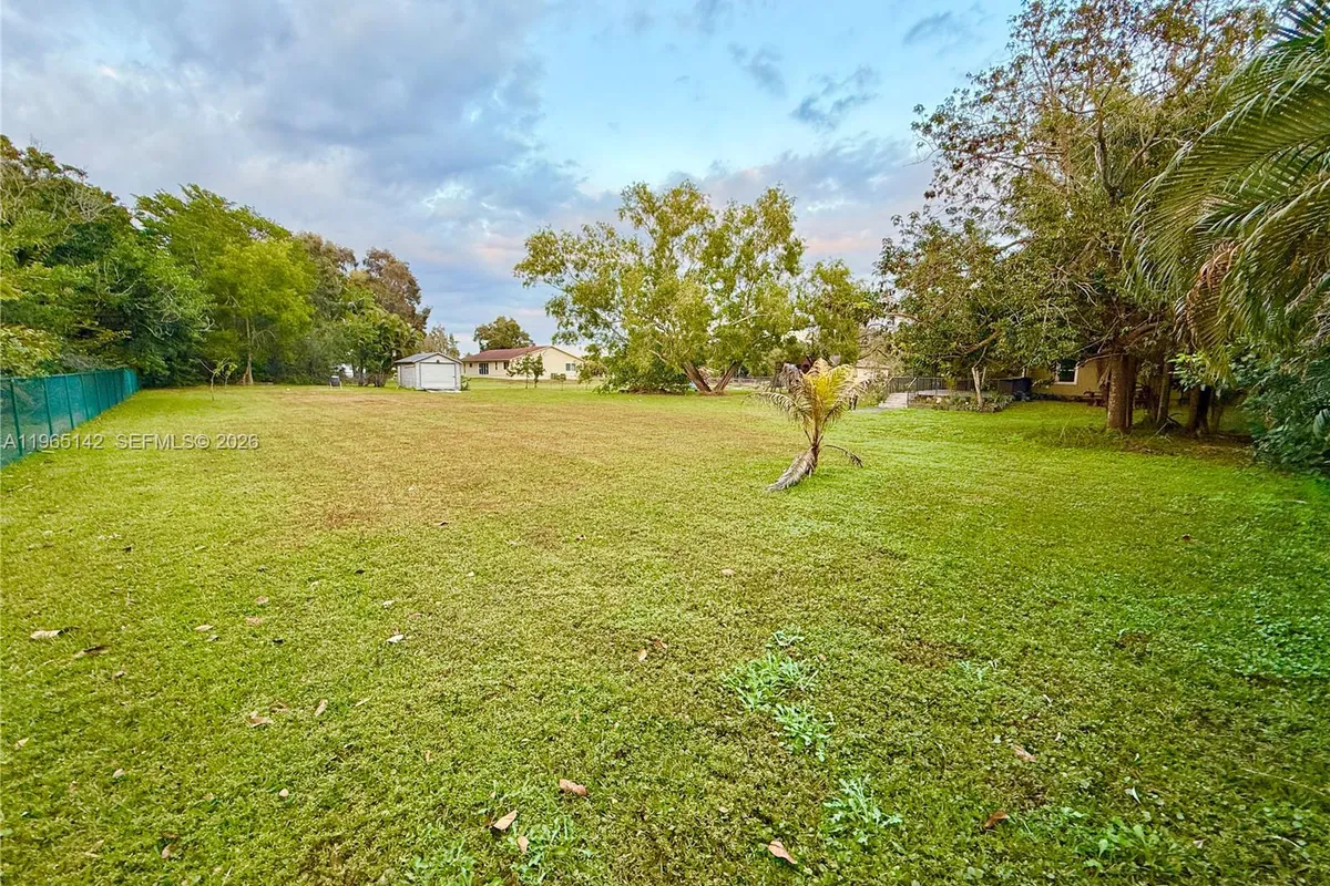 1621 SW 117th Ave, Davie FL 33325