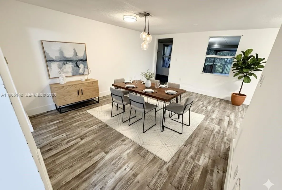 1621 SW 117th Ave, Davie FL 33325