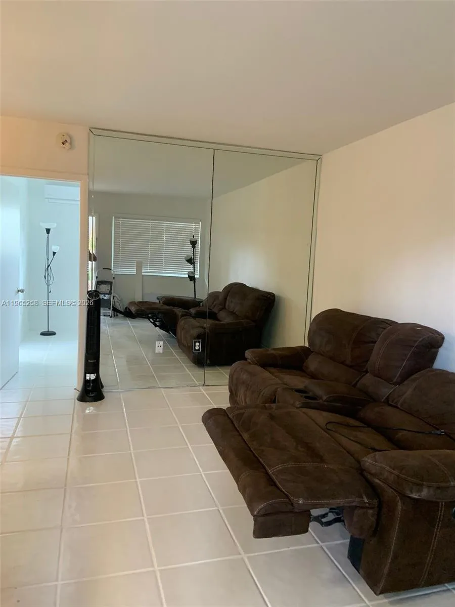 6330 SW 79th St # 23, South Miami FL 33143