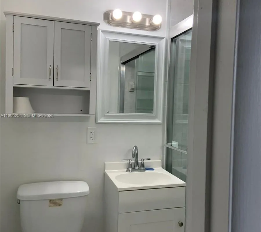 6330 SW 79th St # 23, South Miami FL 33143