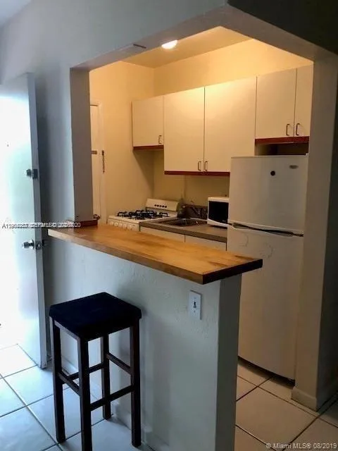 6330 SW 79th St # 23, South Miami FL 33143