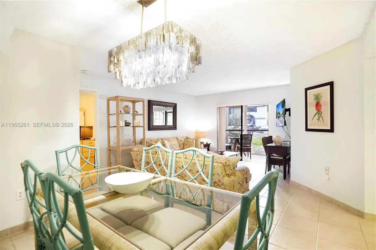 927 NE 199th St # 104, Miami FL 33179