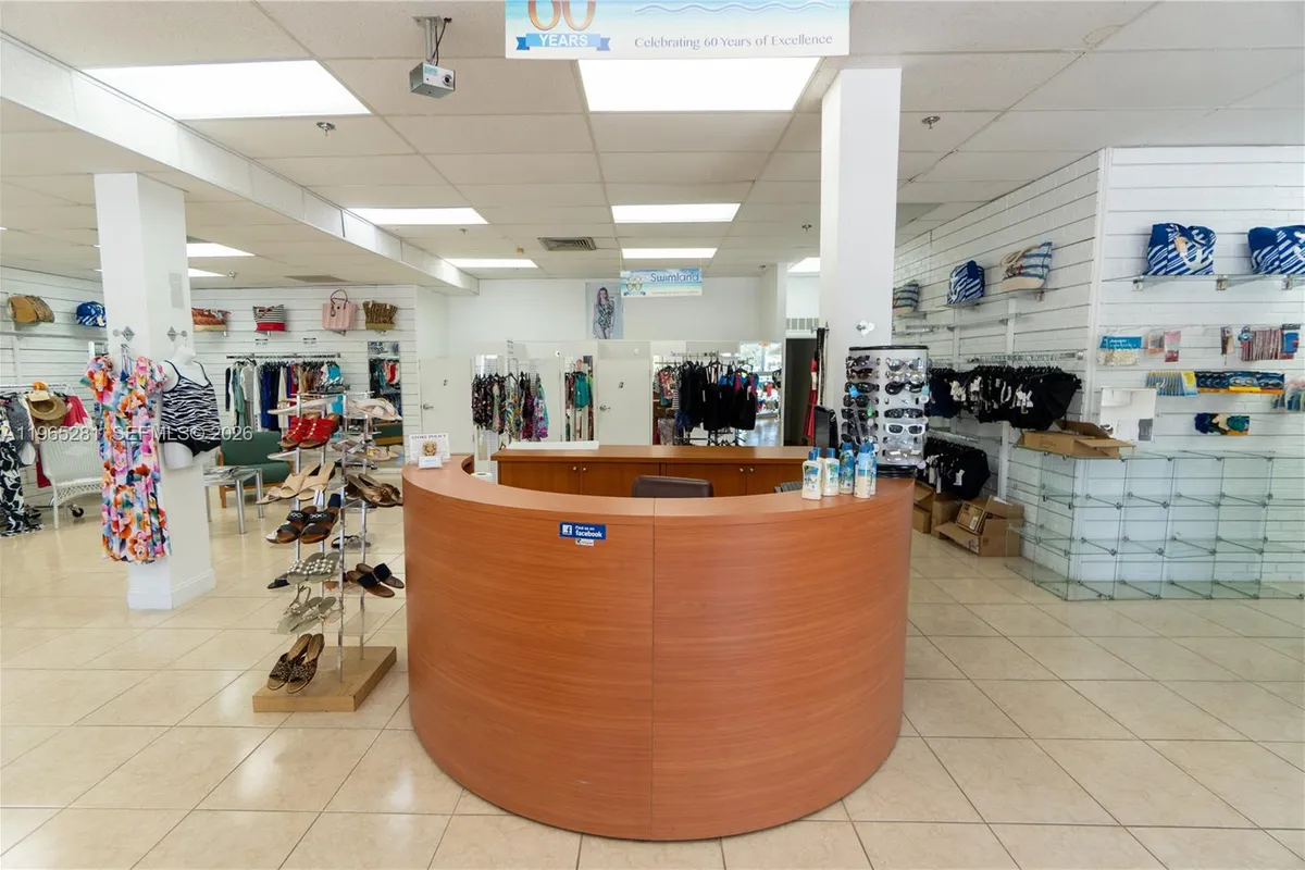 3149 W Hallandale Beach Blvd # R, Pembroke Park FL 33009