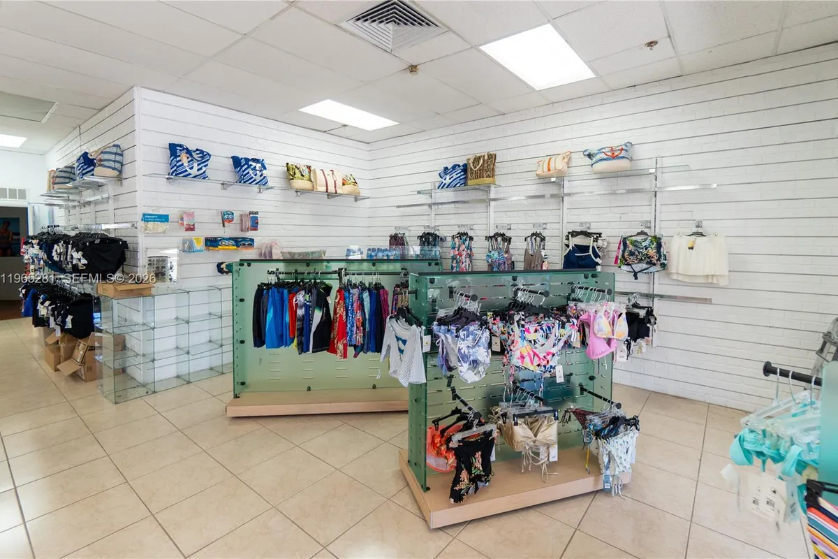 3149 W Hallandale Beach Blvd # R, Pembroke Park FL 33009