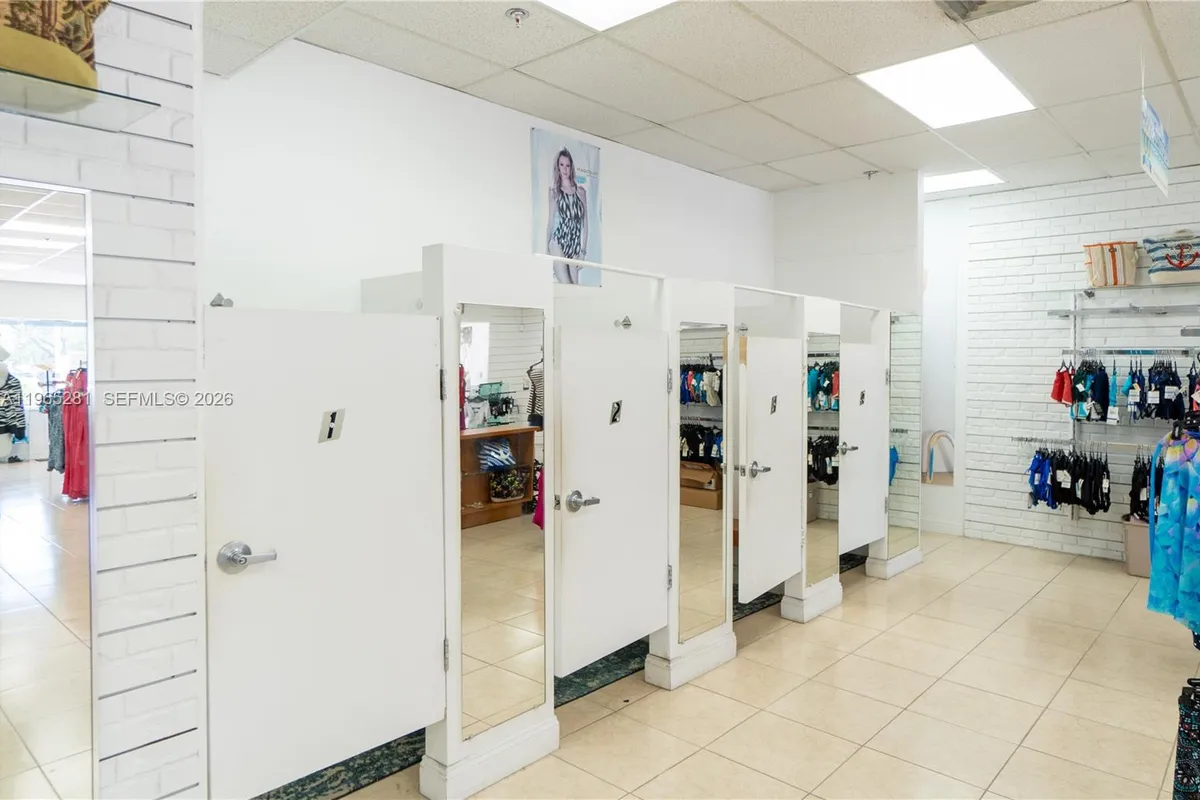 3149 W Hallandale Beach Blvd # R, Pembroke Park FL 33009