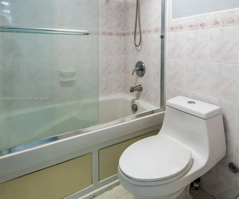 3140 S Ocean Dr, Hallandale Beach FL 33009