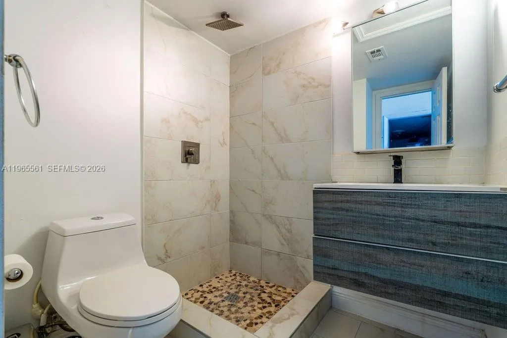 3140 S Ocean Dr, Hallandale Beach FL 33009