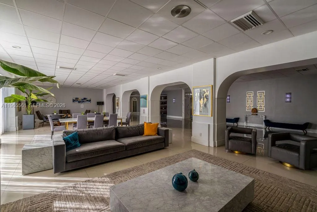 3140 S Ocean Dr, Hallandale Beach FL 33009