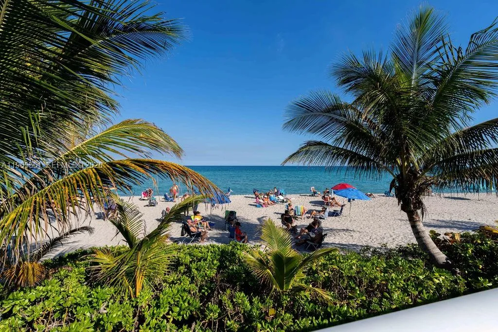3140 S Ocean Dr, Hallandale Beach FL 33009