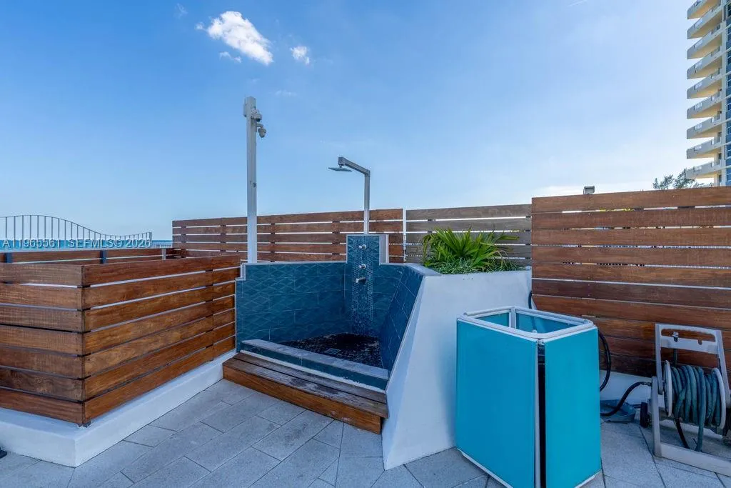 3140 S Ocean Dr, Hallandale Beach FL 33009