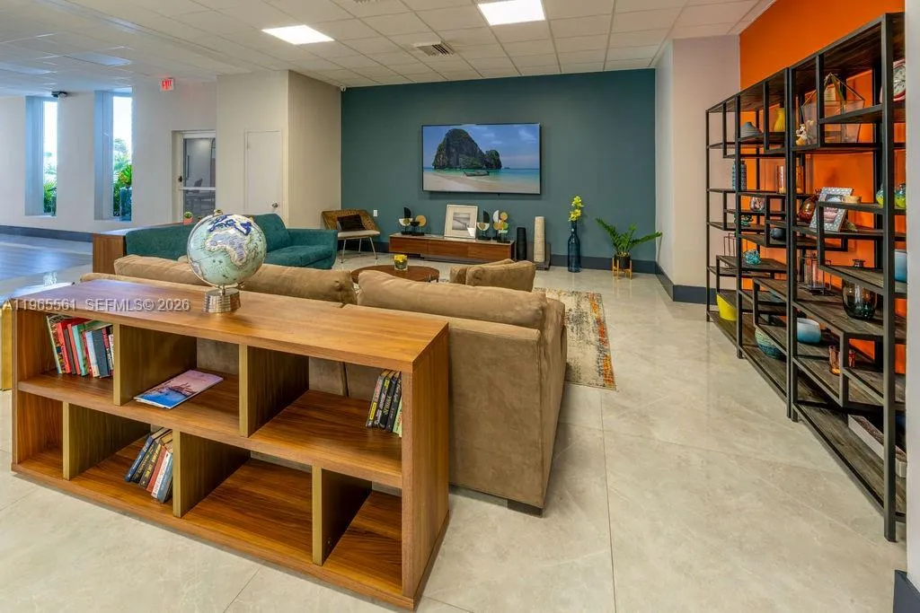 3140 S Ocean Dr, Hallandale Beach FL 33009