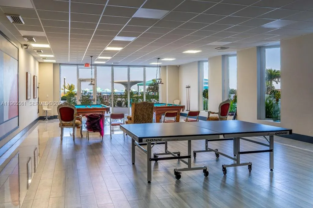 3140 S Ocean Dr, Hallandale Beach FL 33009