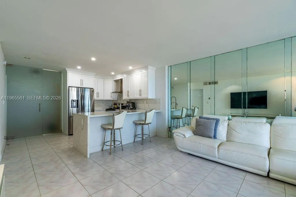 3140 S Ocean Dr, Hallandale Beach FL 33009