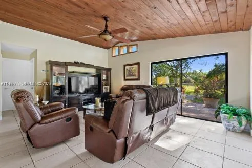 3761 Dellwood Blvd., Loxahatchee FL 33470