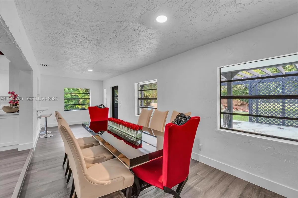 14840 SW 21st St, Davie FL 33326