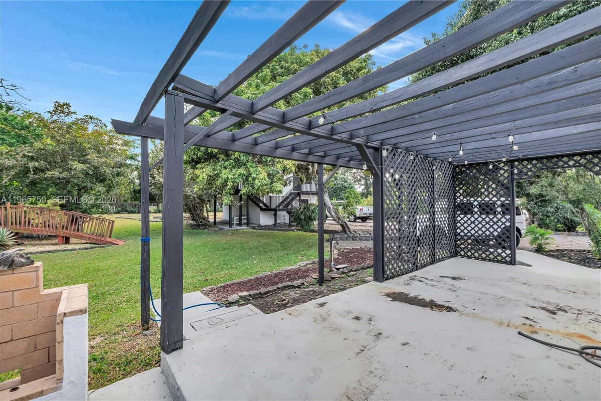 14840 SW 21st St, Davie FL 33326