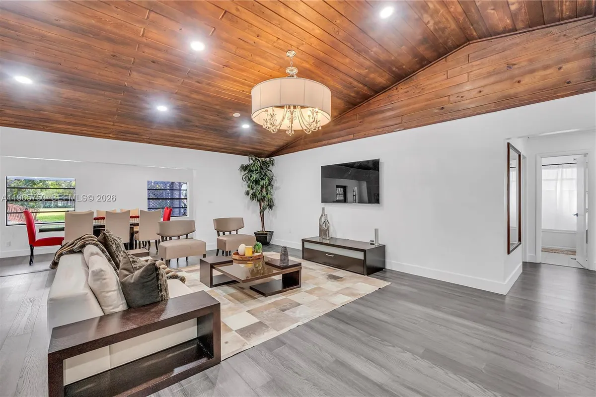 14840 SW 21st St, Davie FL 33326