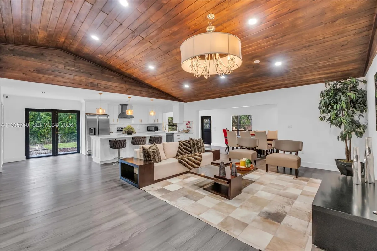 14840 SW 21st St, Davie FL 33326