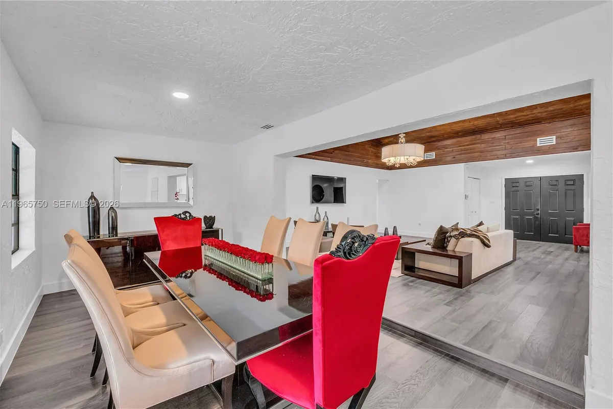 14840 SW 21st St, Davie FL 33326